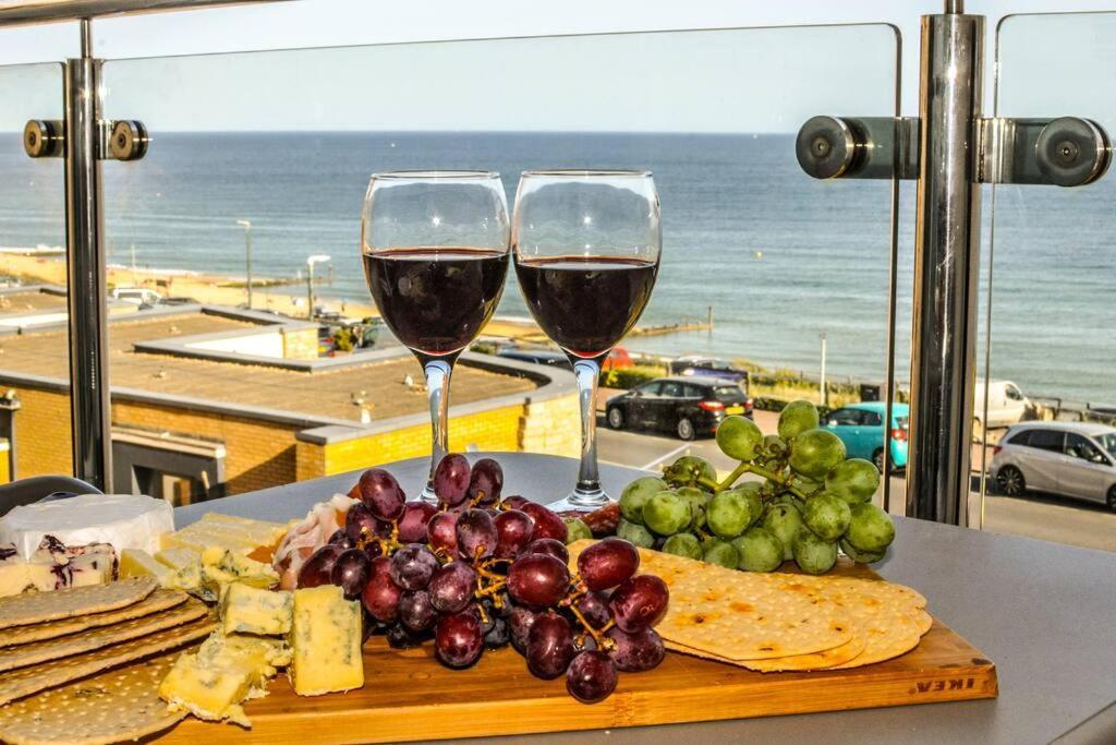 Soho Beach Apartment With Fabulous Sea View And 2 Minutes To The Beach With Free Parking And Netflix Bournemouth Eksteriør bilde