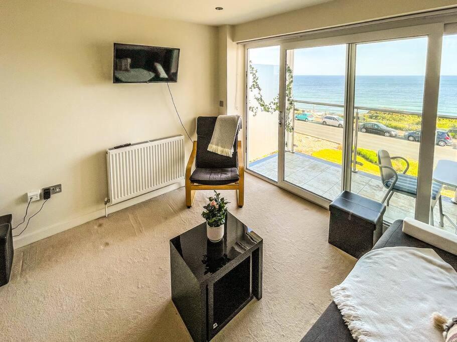 Soho Beach Apartment With Fabulous Sea View And 2 Minutes To The Beach With Free Parking And Netflix Bournemouth Eksteriør bilde