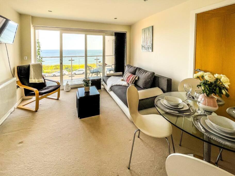 Soho Beach Apartment With Fabulous Sea View And 2 Minutes To The Beach With Free Parking And Netflix Bournemouth Eksteriør bilde